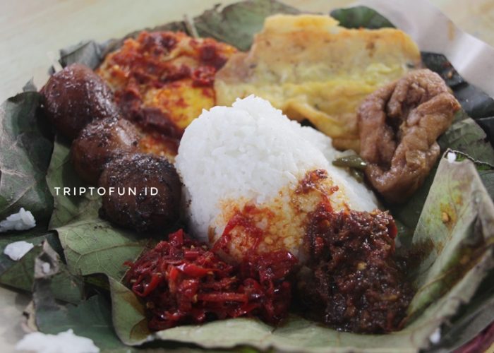 wisata kuliner cirebon nasi jamblang ibad otoy