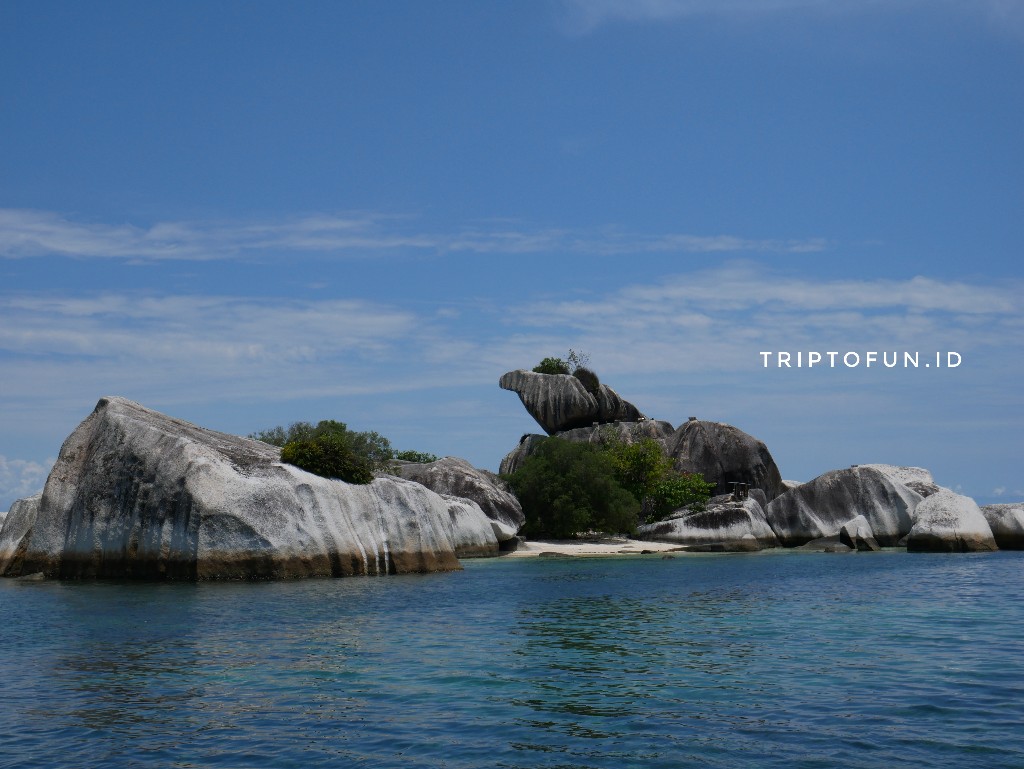pulau batu garuda belitung